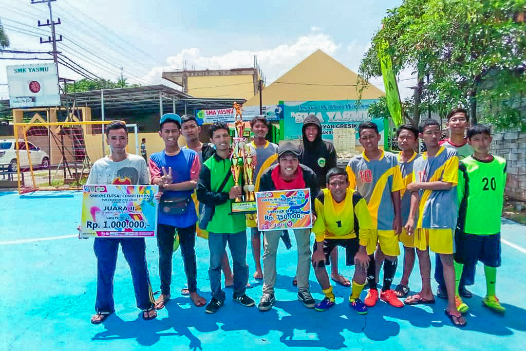 Juara 2 Futsall Oleh Yayasan SMK Yasmu Manyar