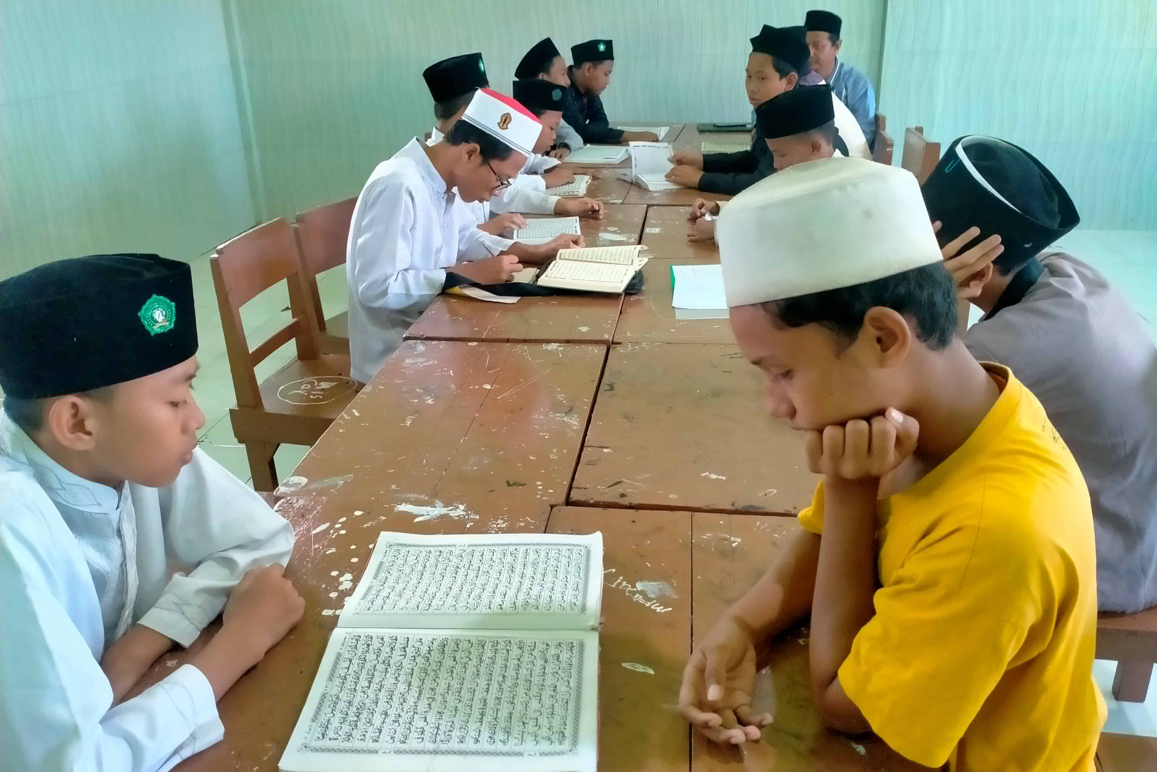 Kegiatan Tadarus Alquran Di Bulan Suci Ramadhan