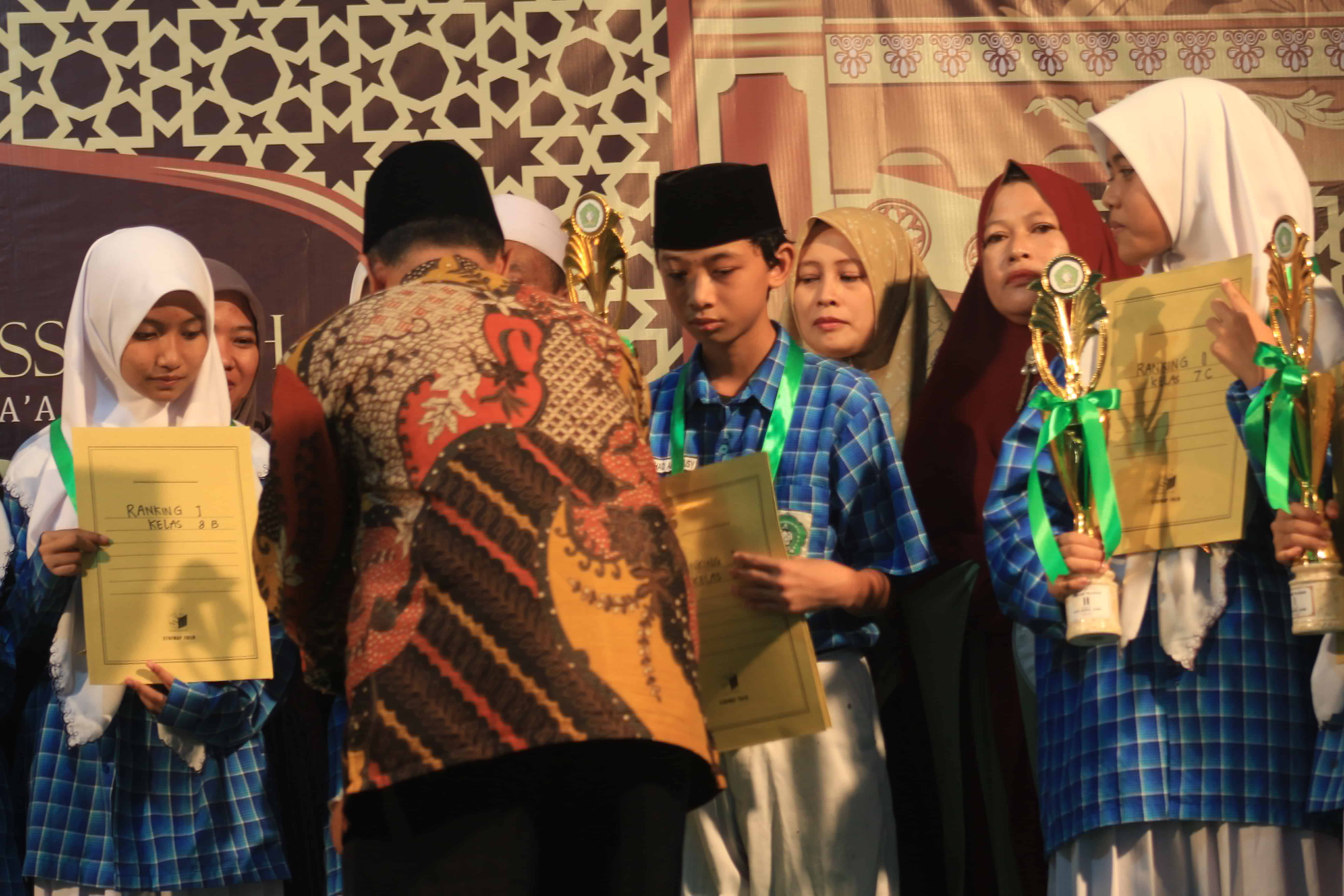 GEBYARRR PRESTASI !!!! MTs Nurul Huda