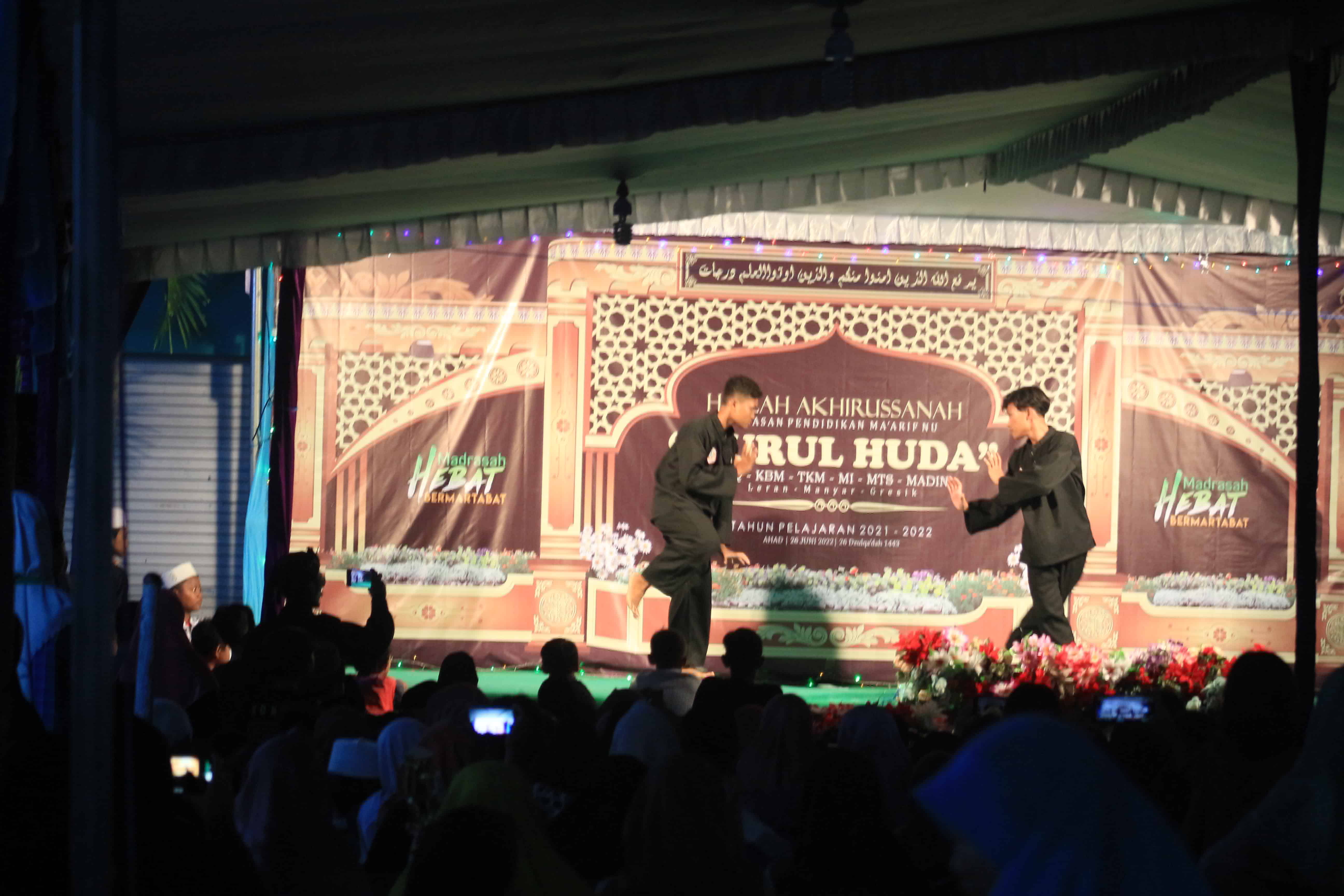 Kesenian Pencak Silat Malam Pentas Seni
