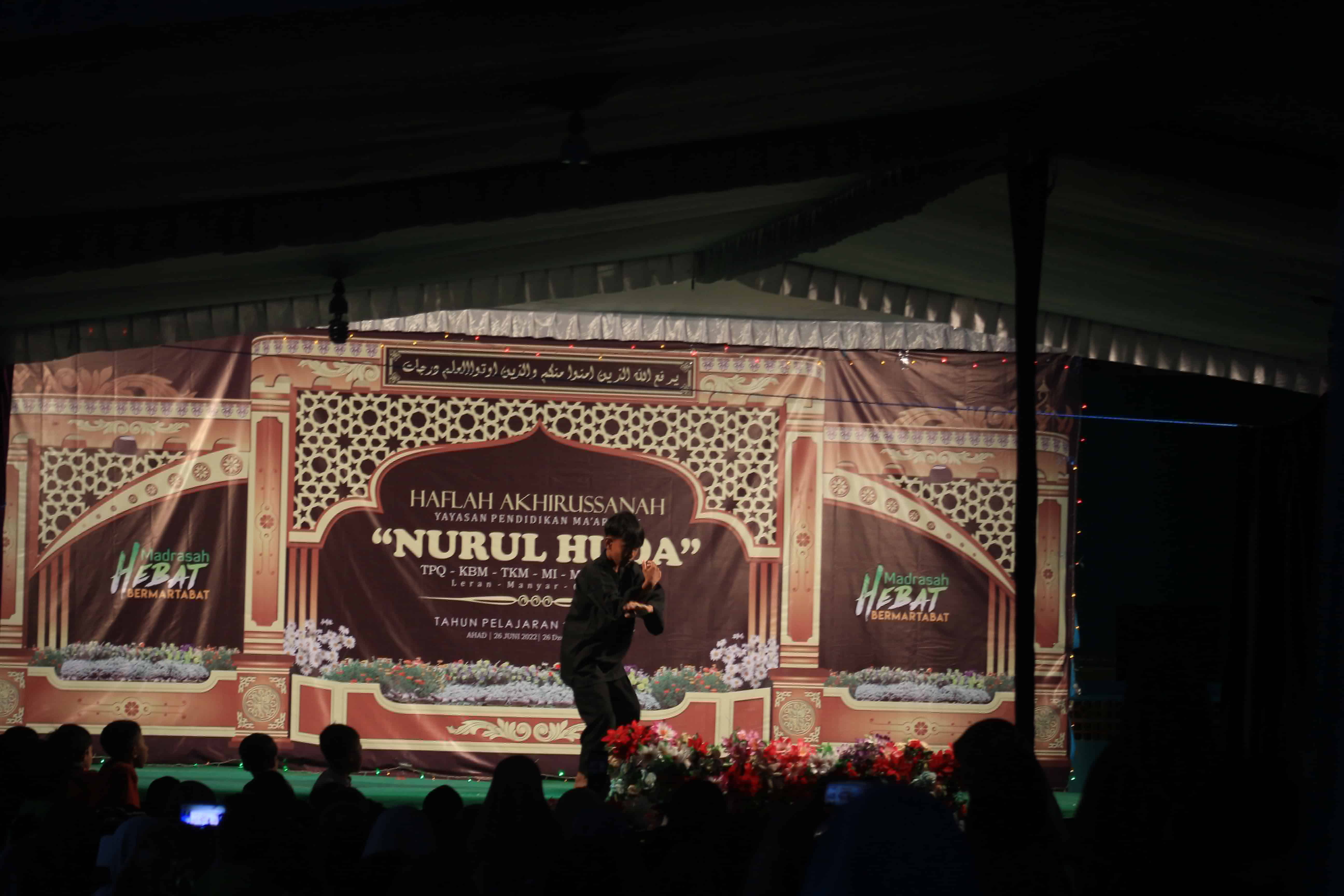 Kesenian Pencak Silat Malam Pentas Seni
