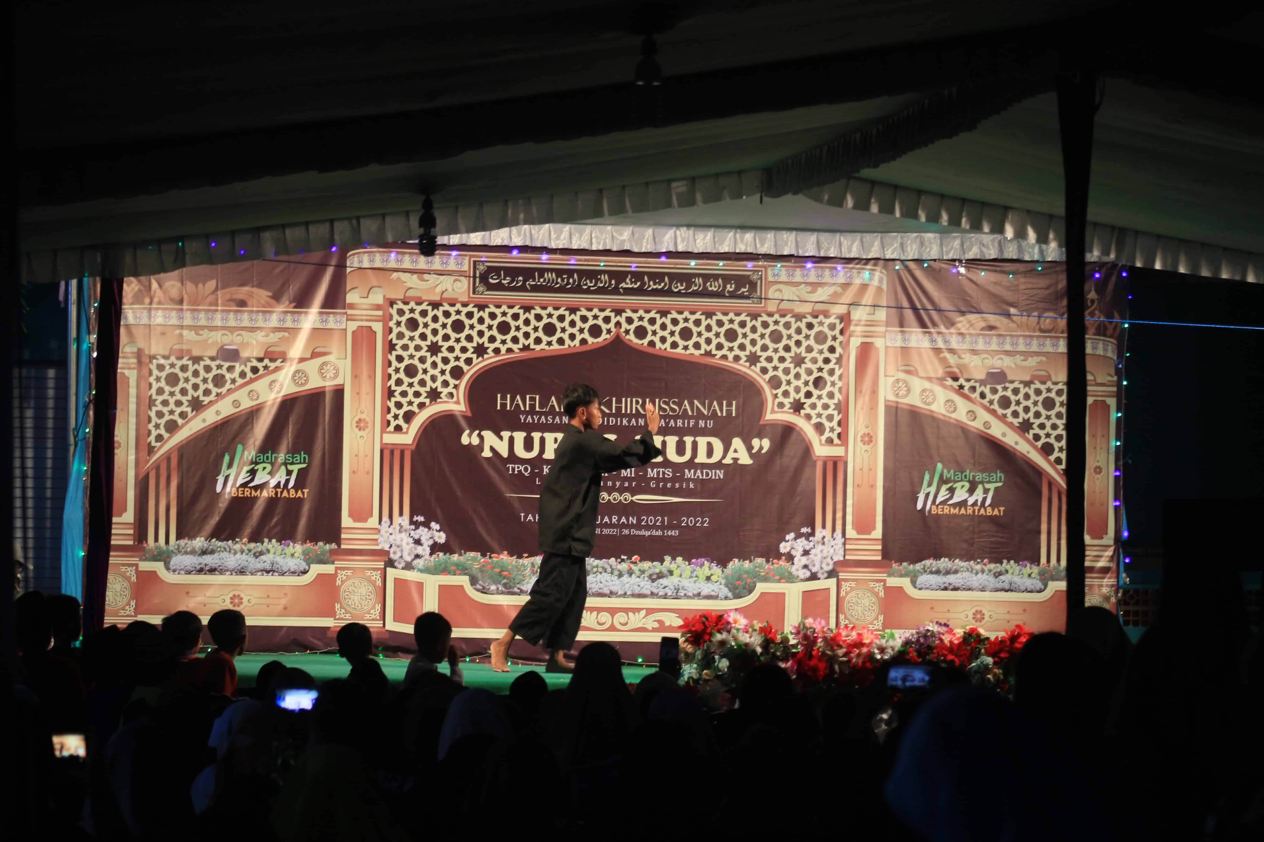 Kesenian Pencak Silat Malam Pentas Seni