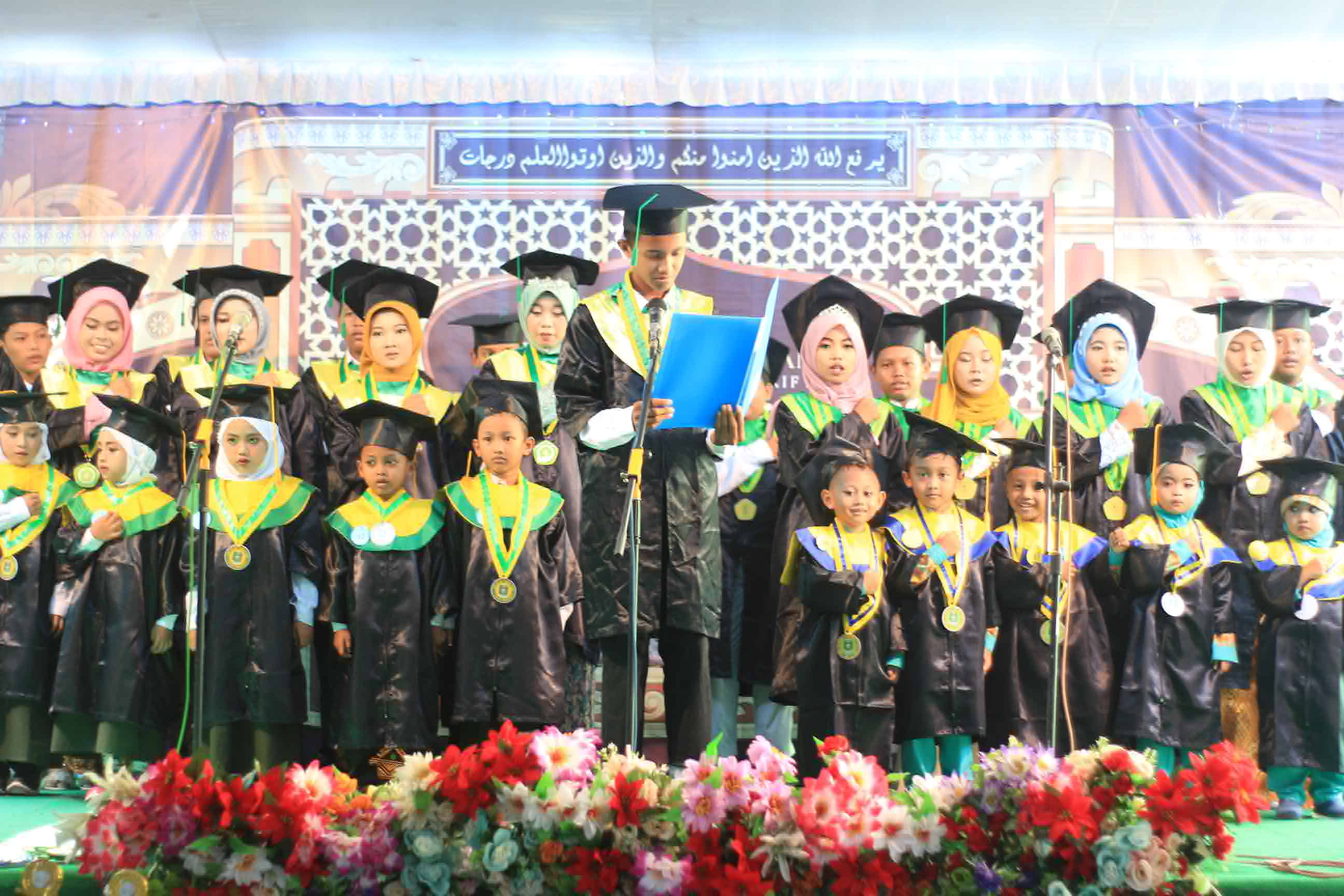 Pembacaan Ikrar Wisuda