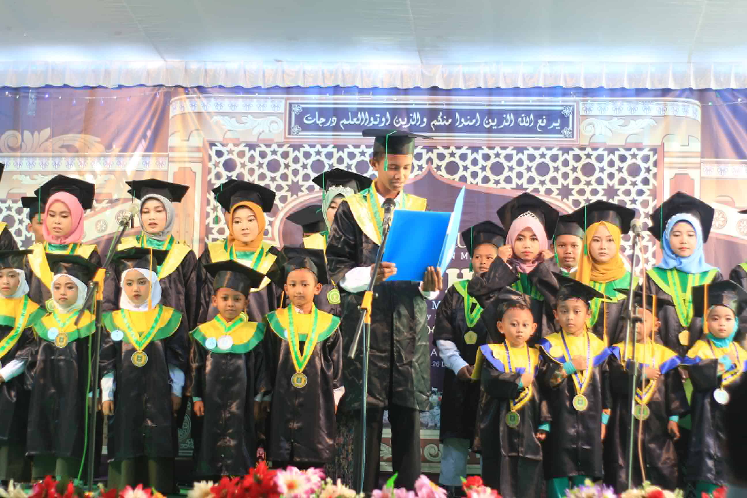 Pembacaan Ikrar Wisuda