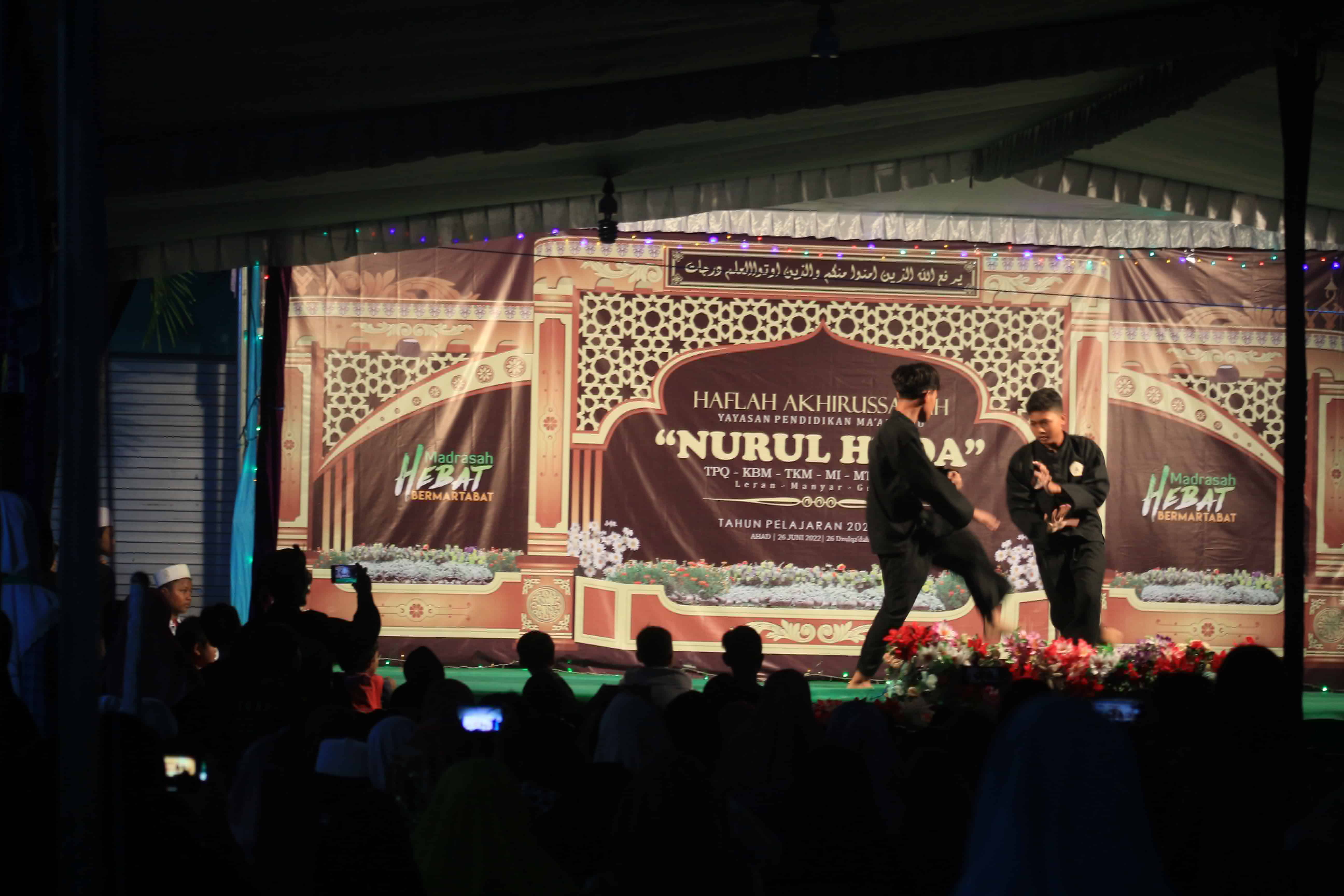 Kesenian Pencak Silat Malam Pentas Seni