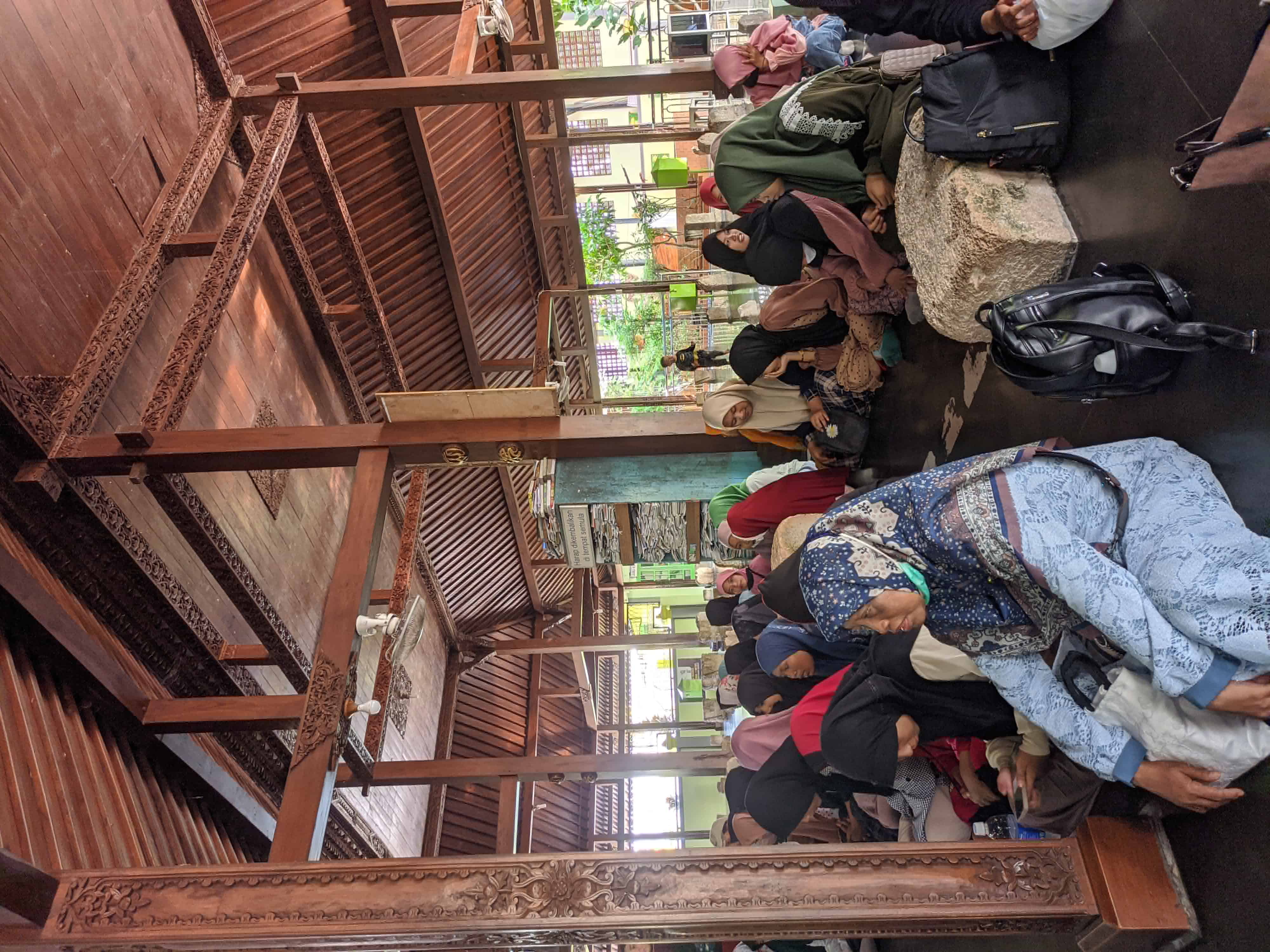 Ziarah Ke Makam ASMOROQONDI