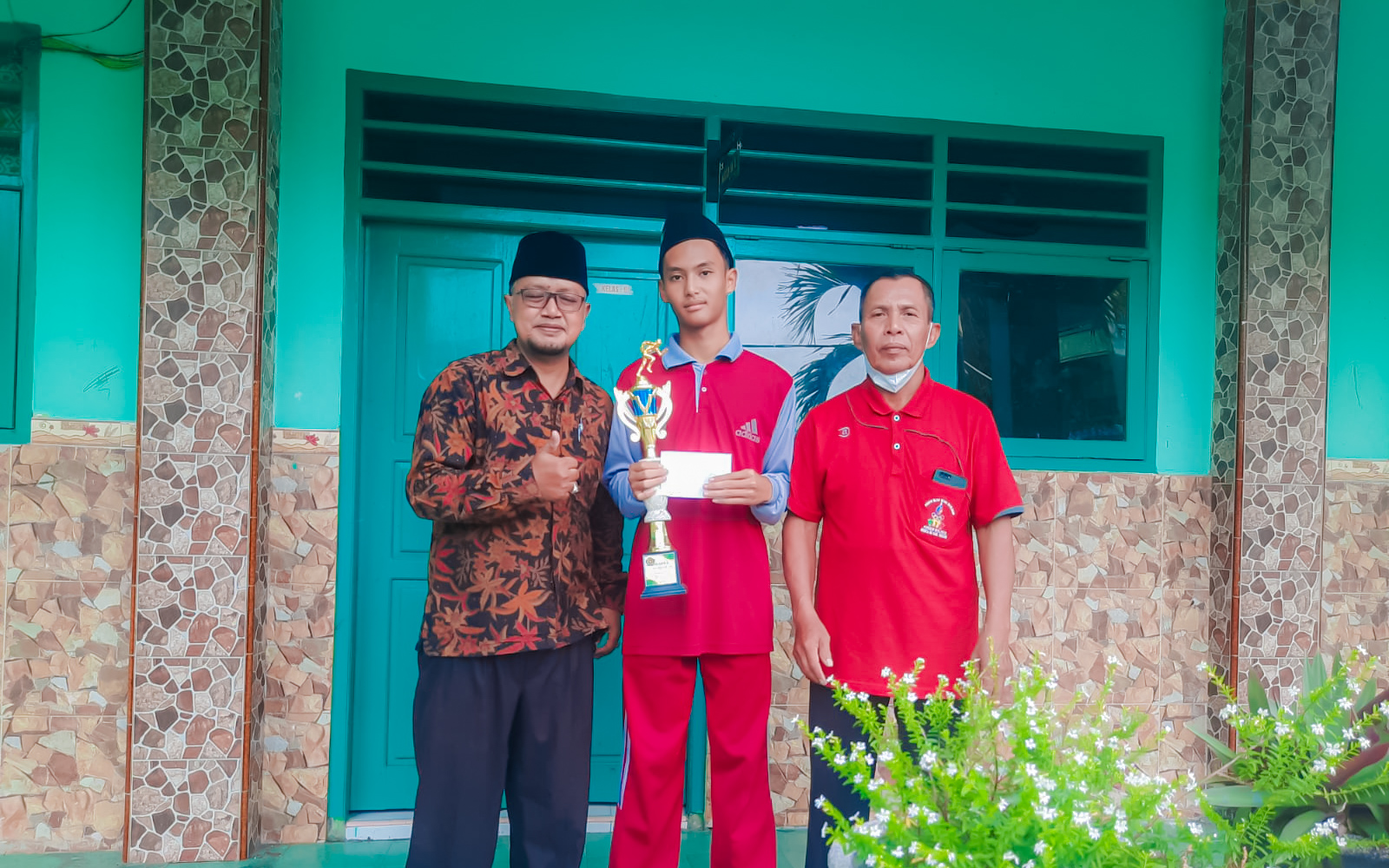 Juara 2 Lomba Lari 100m PORSENI Tingkat Kabupaten